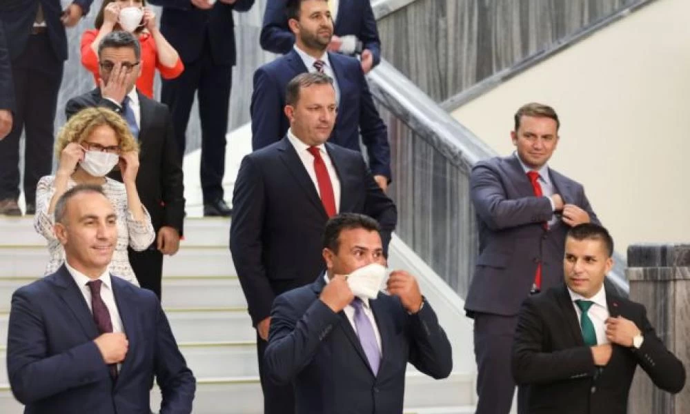 Σκόπια: Πήρε ψήφο εμπιστοσύνης η κυβέρνηση Ζάεφ